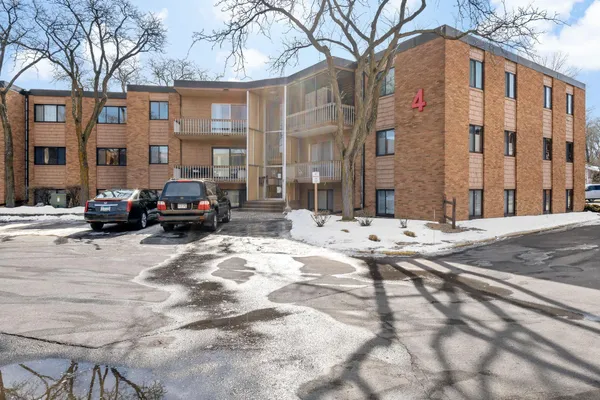 $265,000 | 5410 3 Points Boulevard, Unit 411, Mound, MN 55364