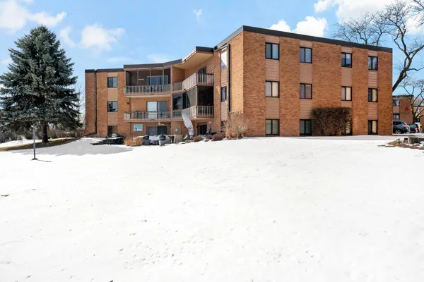 $265,000 | 5410 3 Points Boulevard, Unit 411, Mound, MN 55364