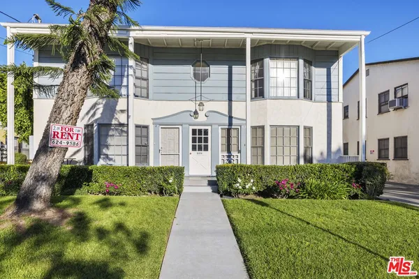 $2,400 | 5324 Vantage Avenue, Unit 2, Valley Village, CA 91607