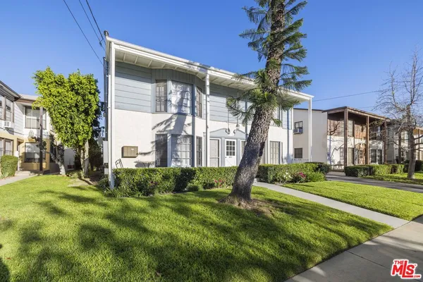 $2,400 | 5324 Vantage Avenue, Unit 2, Valley Village, CA 91607