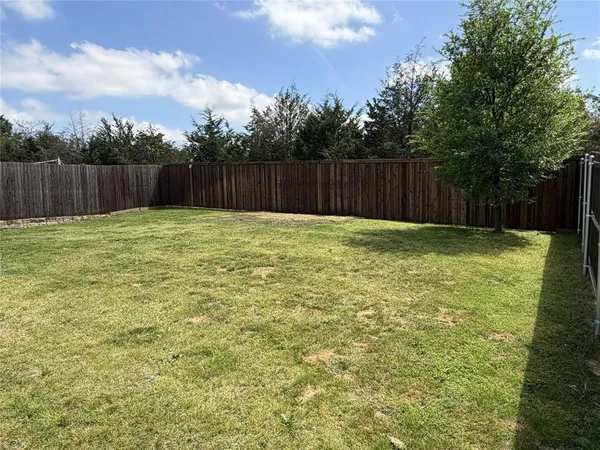 $1,850 | 684 Crestridge Drive, Lavon, TX 75166