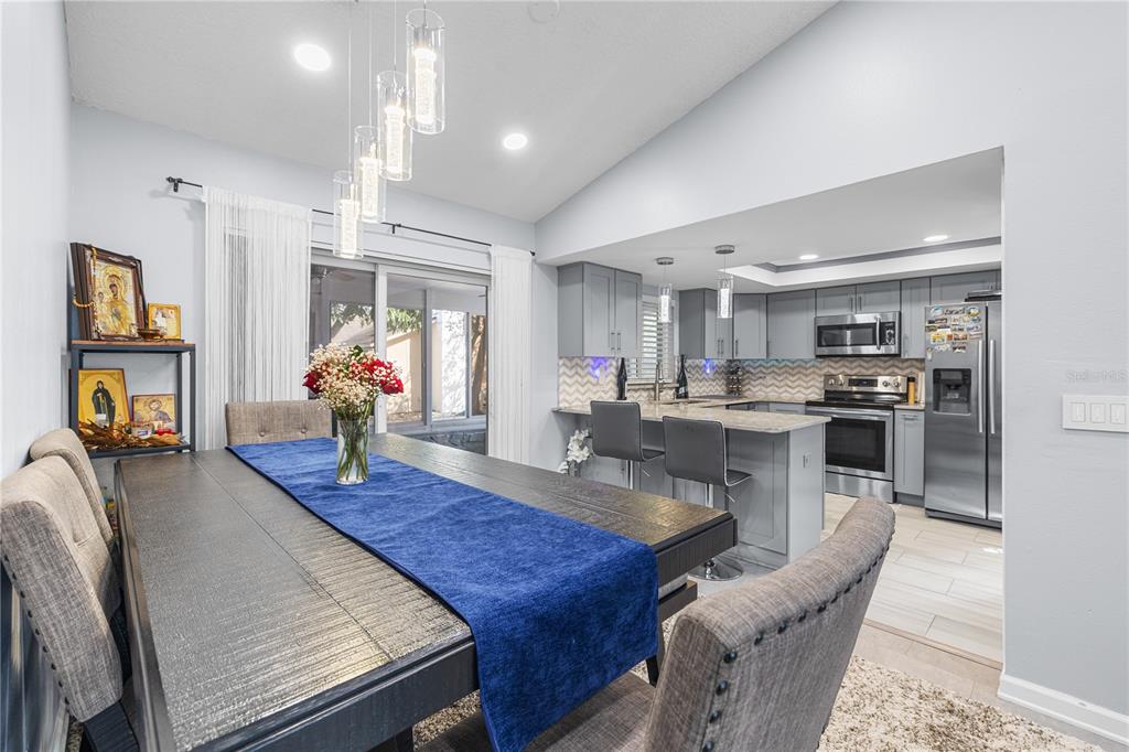 12181 74th Street Largo, FL 33773 - Photo 5 of 41