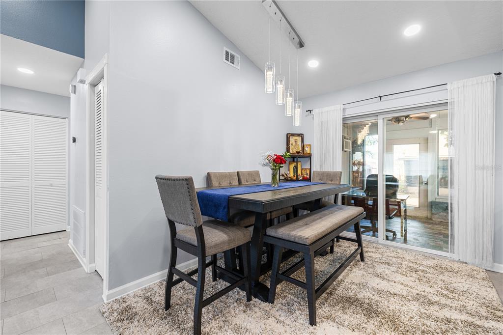 12181 74th Street Largo, FL 33773 - Photo 10 of 41