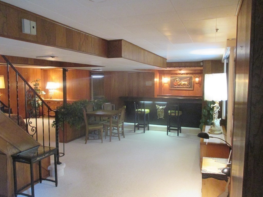 21 Longfellow Road Holyoke, MA 01040 - Photo 32 of 39