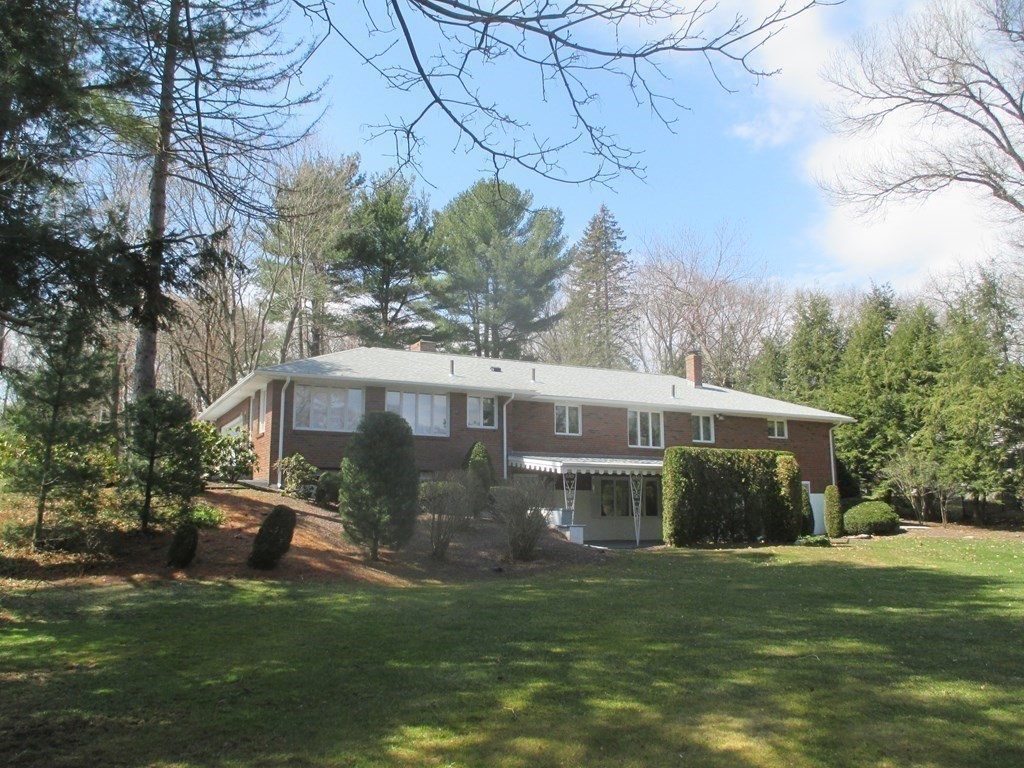 21 Longfellow Road Holyoke, MA 01040 - Photo 8 of 39