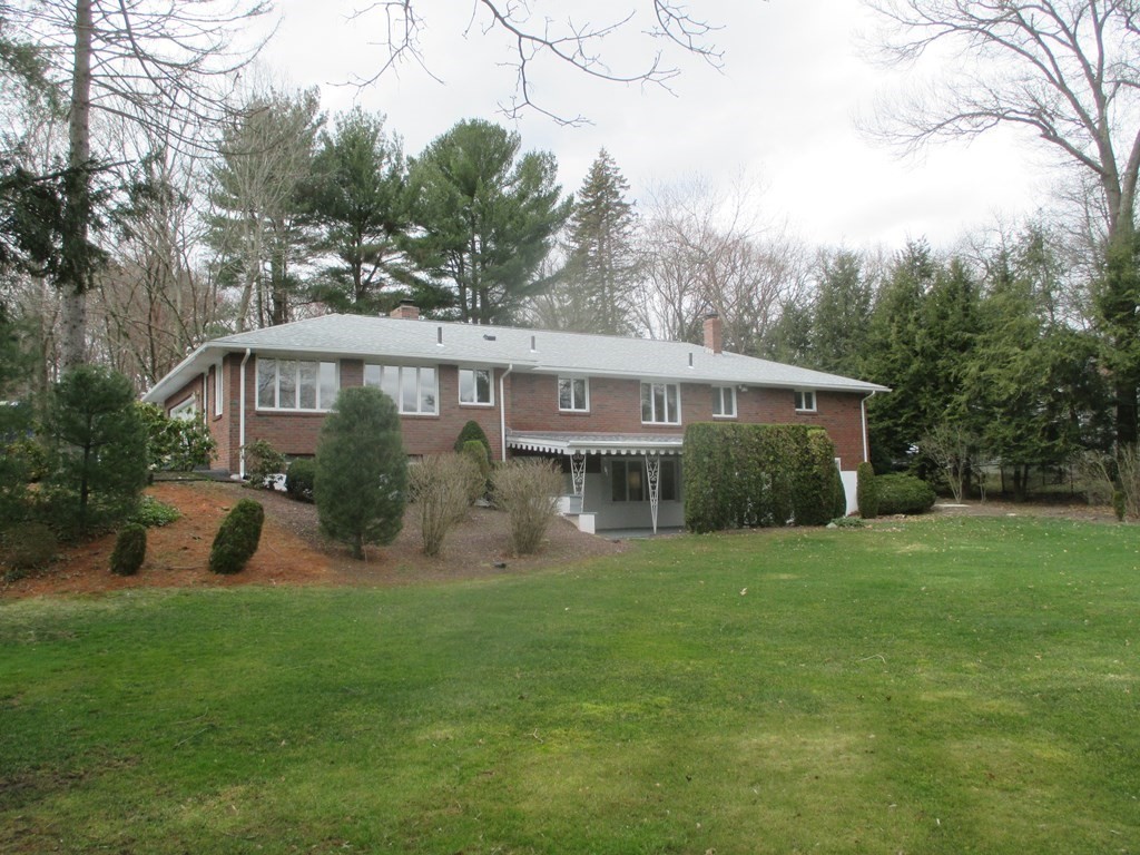 21 Longfellow Road Holyoke, MA 01040 - Photo 9 of 39