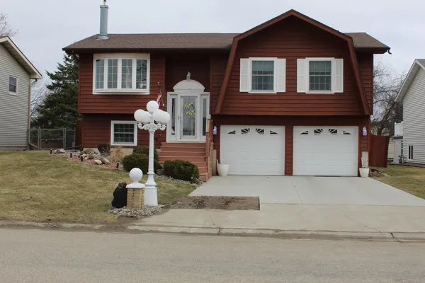 $279,900 | 1206 19th Street North, Moorhead, MN 56560