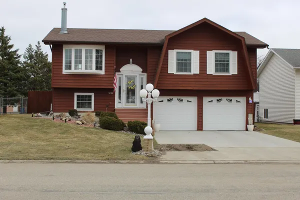 $279,900 | 1206 19th Street North, Moorhead, MN 56560