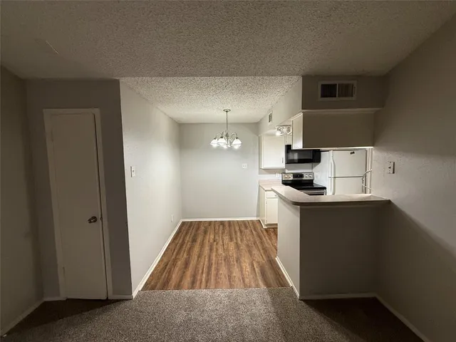 $1,000 | 7152 Fair Oaks Avenue, Unit 2193, Dallas, TX 75231