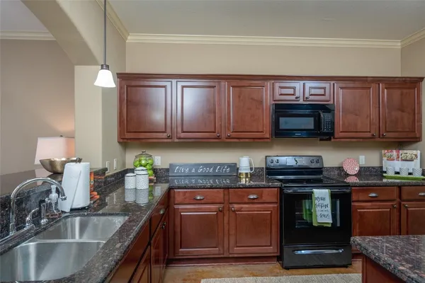 $2,160 | 3208 Cullen Trail, College Station, TX 77845