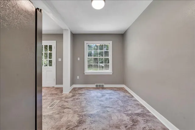 $1,350 | 817 Hanover Avenue Northwest, Roanoke, VA 24016