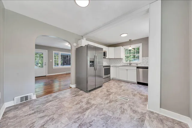 $1,350 | 817 Hanover Avenue Northwest, Roanoke, VA 24016