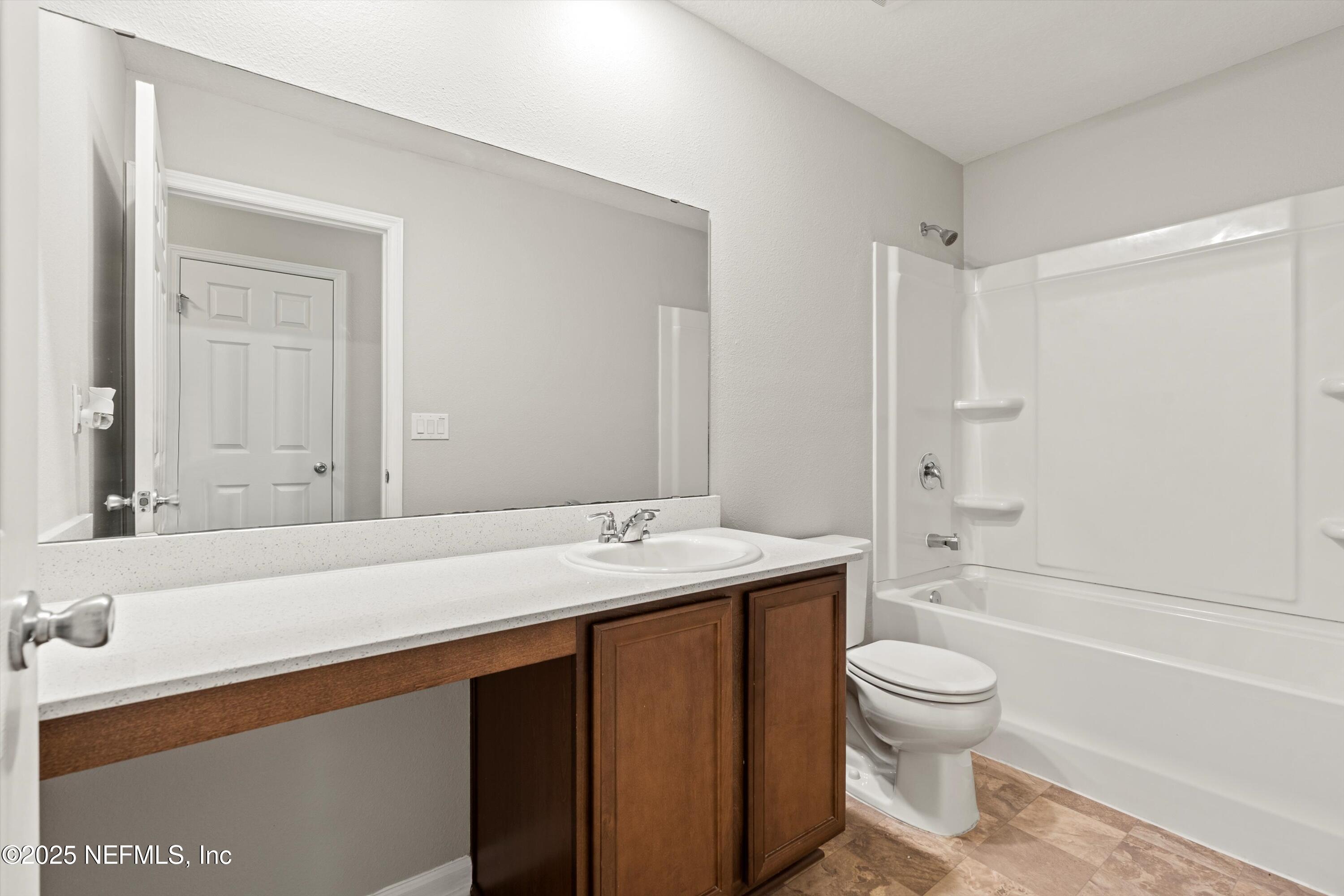 167 Fallen Oak Trail St. Augustine, FL 32095 - Photo 20 of 33 20-Guest Bath