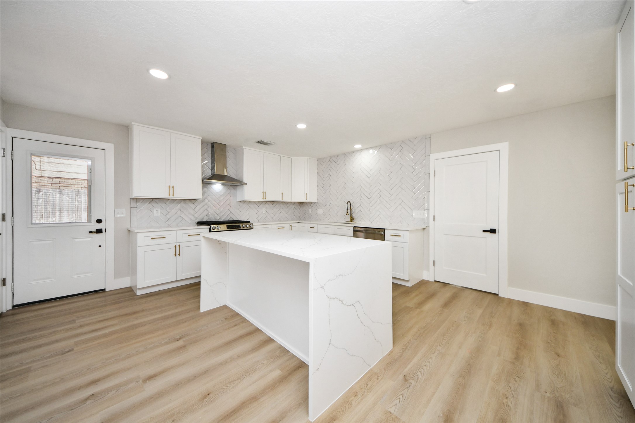 10223 Dude Road Houston, TX 77064 - Photo 13 of 47