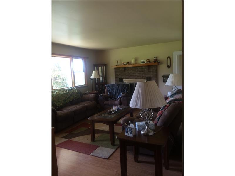 741 Eastbrook Harlansburg Road New Castle, PA 16101 - Photo 2 of 13 Living Room.