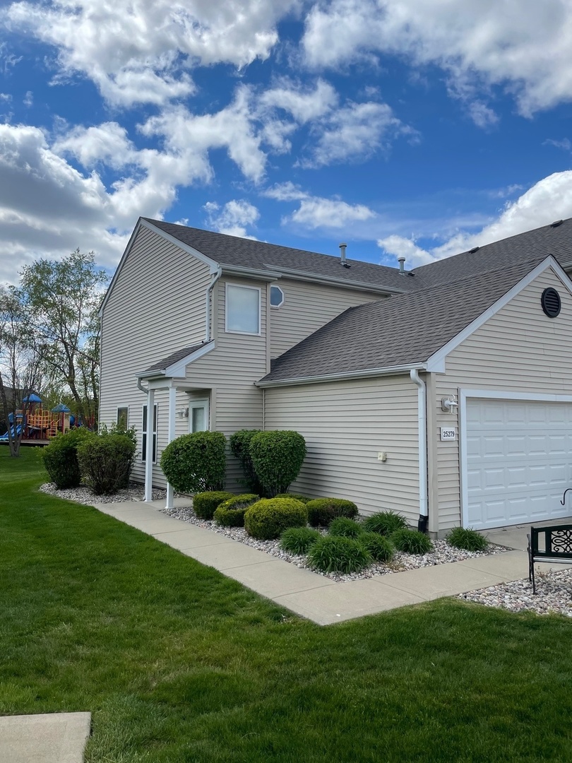25279 Faraday Road Manhattan, IL 60442 - Photo 1 of 12