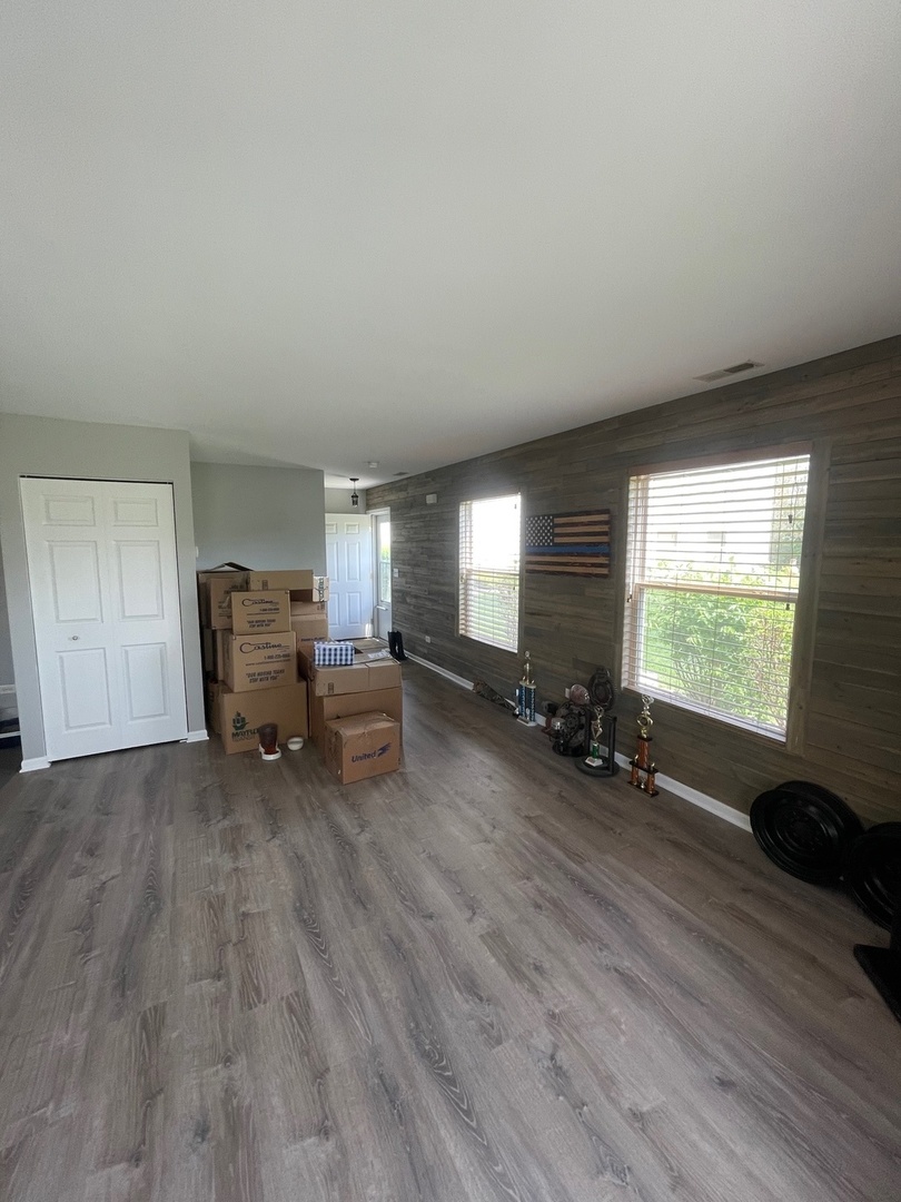 25279 Faraday Road Manhattan, IL 60442 - Photo 3 of 12