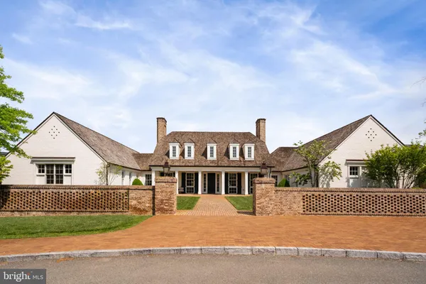 $1,060,000 | 17109 Gullwing Drive, Dumfries, VA 22026