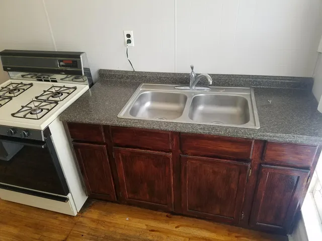 $275,000 | 915 1st Drive Northwest, Austin, MN 55912