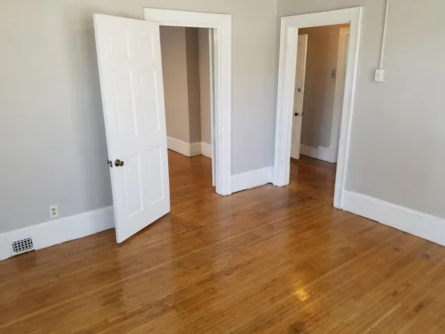 $275,000 | 915 1st Drive Northwest, Austin, MN 55912