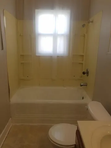 $275,000 | 915 1st Drive Northwest, Austin, MN 55912