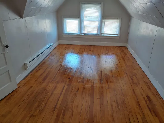 $275,000 | 915 1st Drive Northwest, Austin, MN 55912