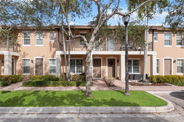 $420,000 | 14725 Southwest 11th Street, Pembroke Pines, FL 33027