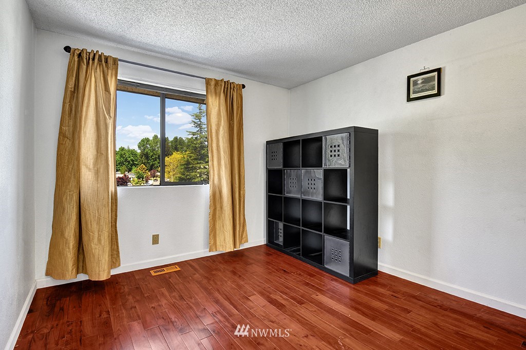 2405 Southeast 21st Street Renton, WA 98055 - Photo 11 of 22 Gallery Image 11