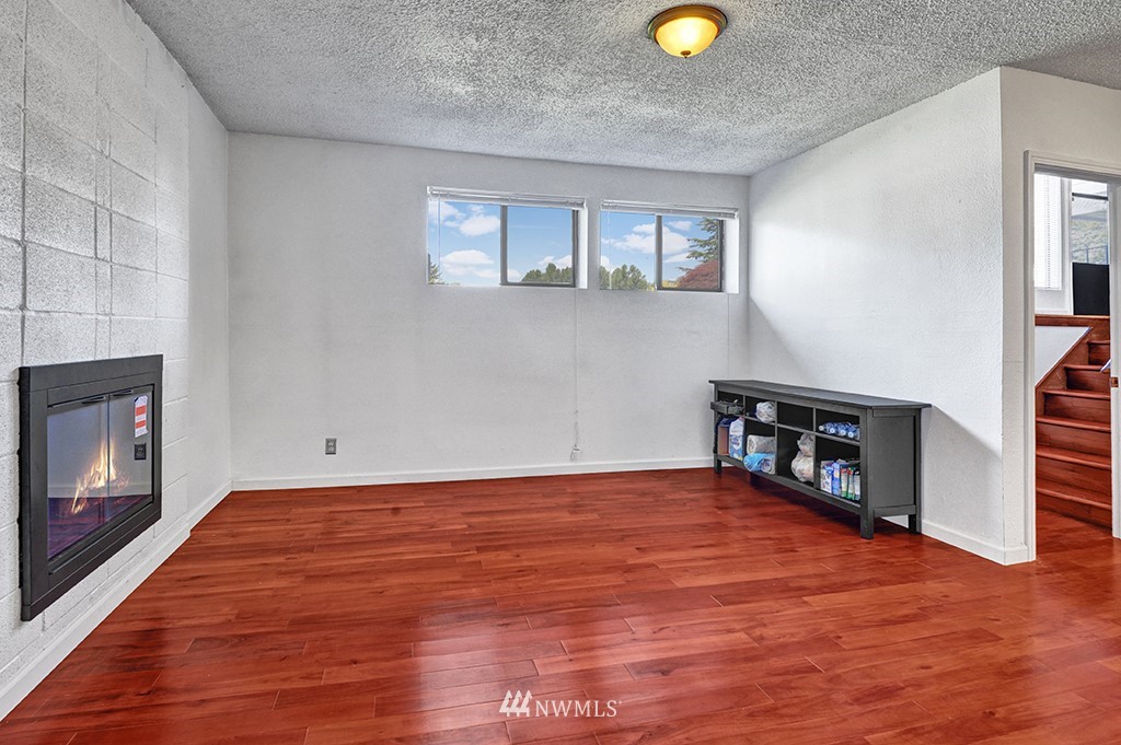 2405 Southeast 21st Street Renton, WA 98055 - Photo 14 of 22 Gallery Image 14