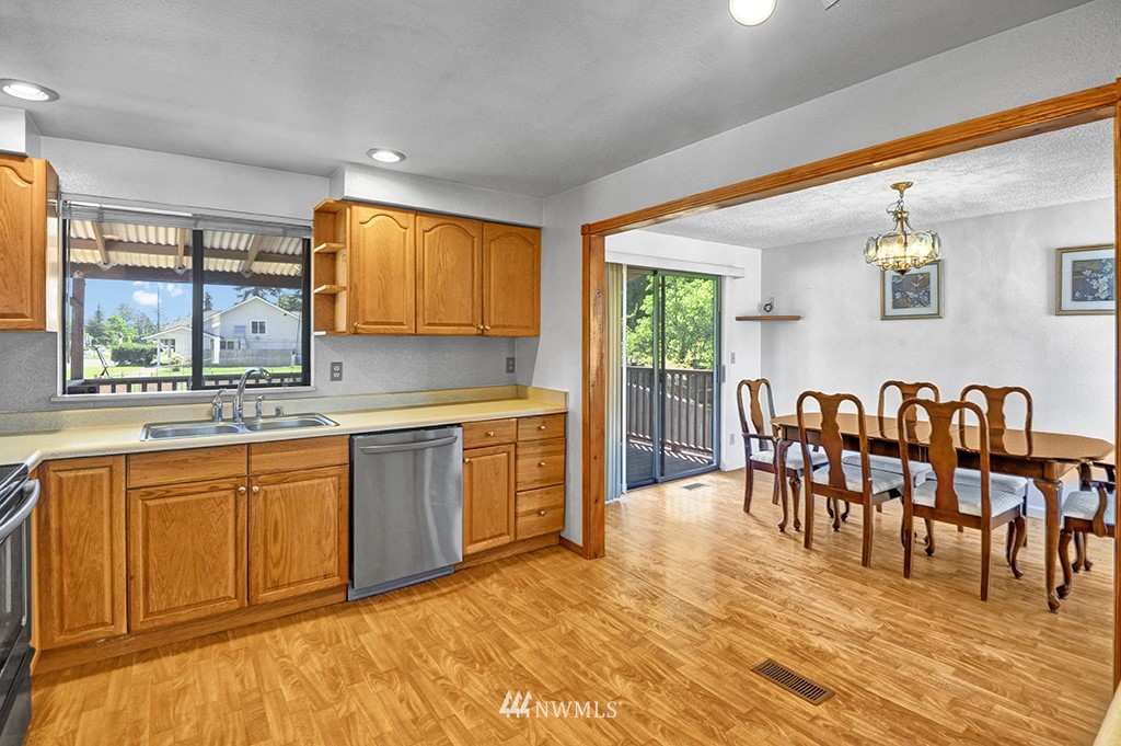 2405 Southeast 21st Street Renton, WA 98055 - Photo 5 of 22 Gallery Image 5