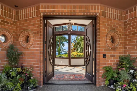 a view of a entryway door of the house