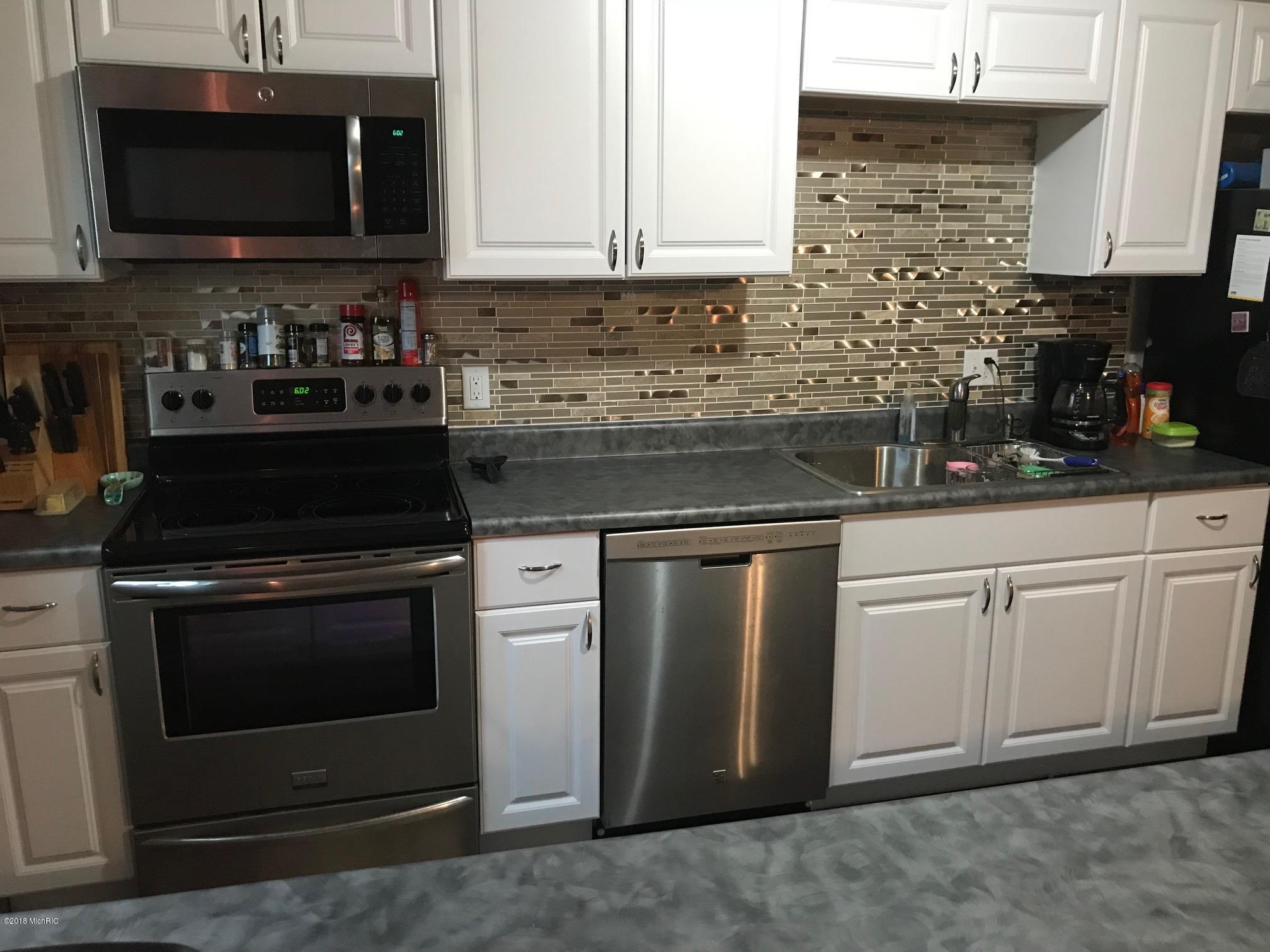 11533 Alling Road Plainwell, MI 49080 - Photo 6 of 15 IMG_0367