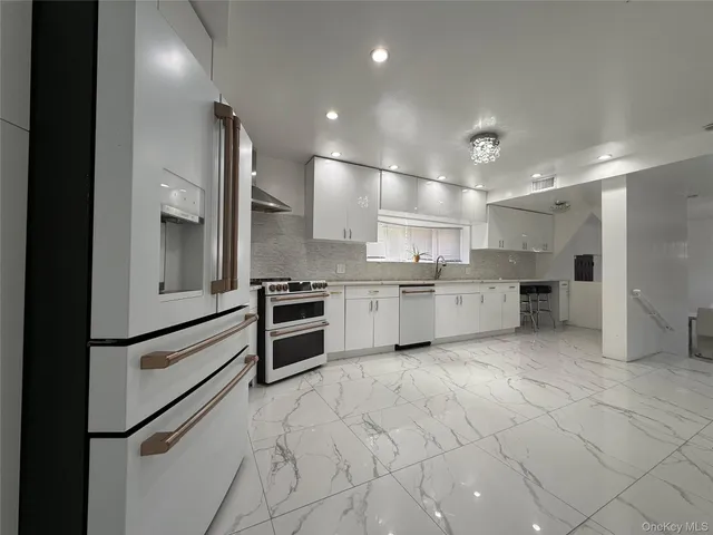 $1,395,000 | 260 Hutchinson Boulevard, Mount Vernon, NY 10552