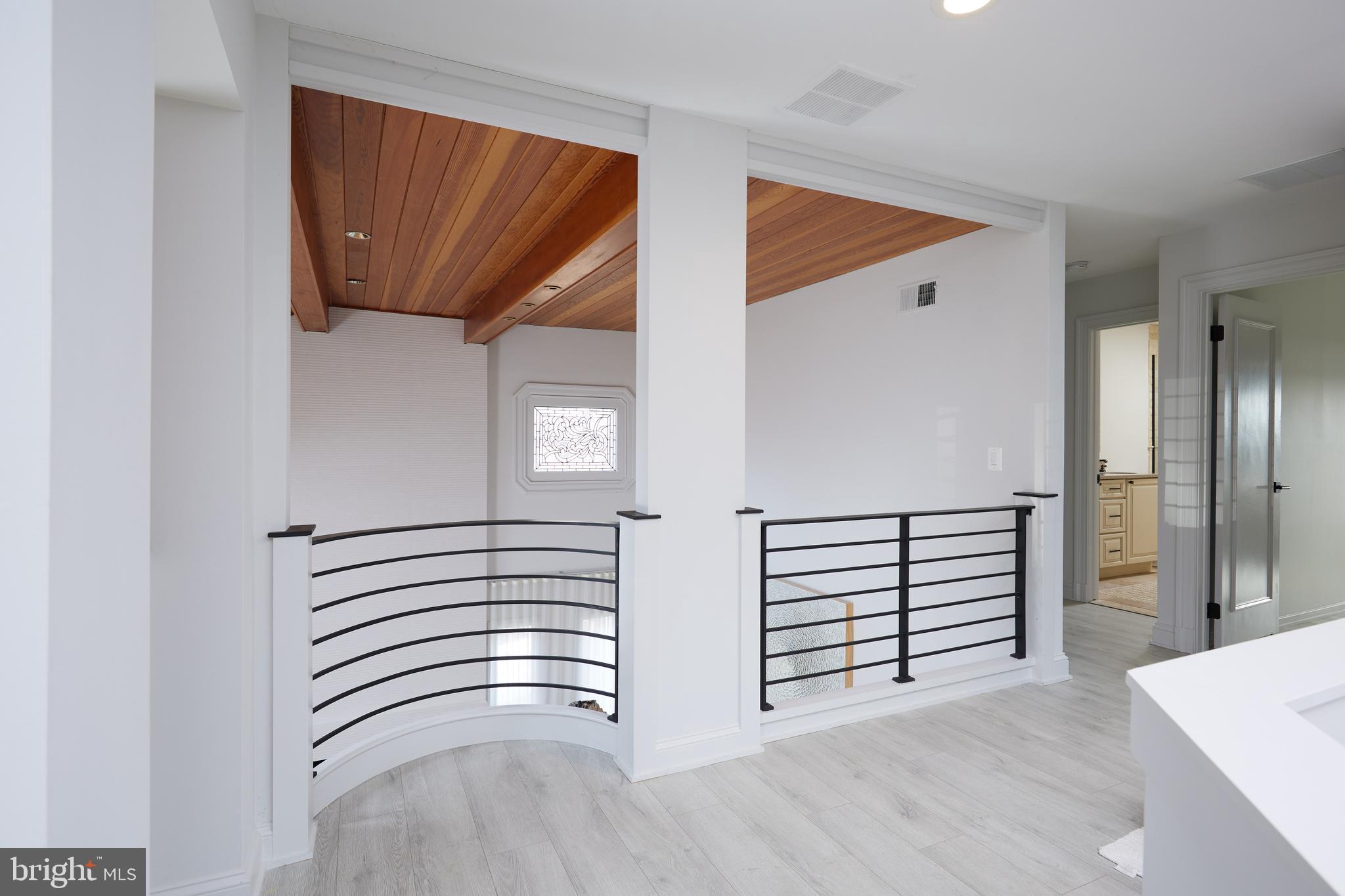 9904 Bluegrass Road Potomac, MD 20854 - Photo 33 of 68 Upper level