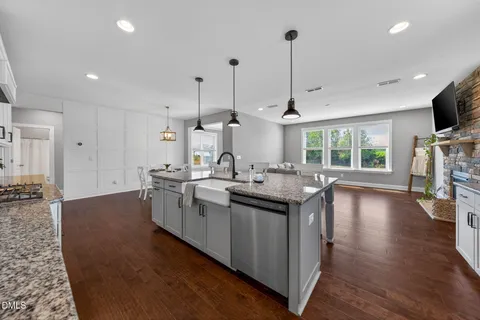 $699,900 | 4900 Sunset Stream Drive, Fuquay-Varina, NC 27526