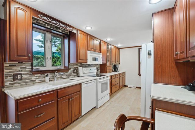 $399,000 | 5009 Dermond Road, Drexel Hill, PA 19026