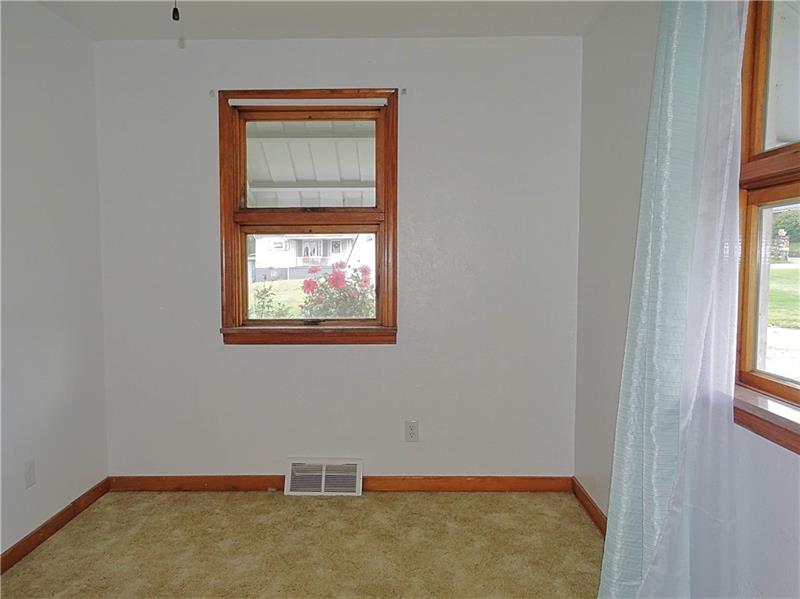 640 Bridge Street Irwin, PA 15642 - Photo 16 of 18 BEDROOM 3
