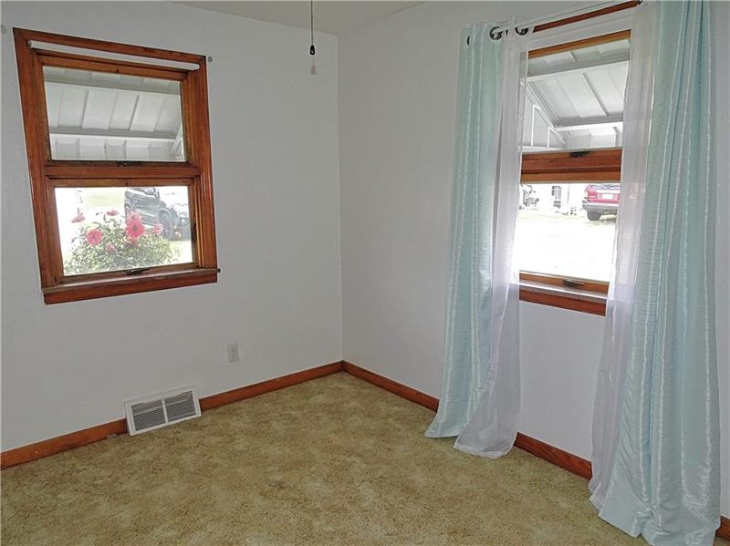 640 Bridge Street Irwin, PA 15642 - Photo 17 of 18 BEDROOM 3
