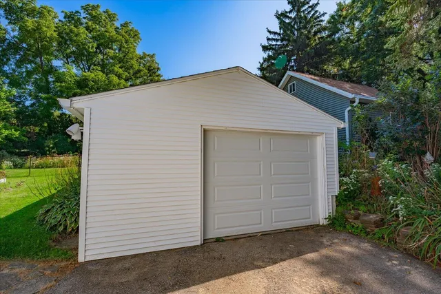 $450,000 | 401 Merrill Crest Drive, Madison, WI 53705