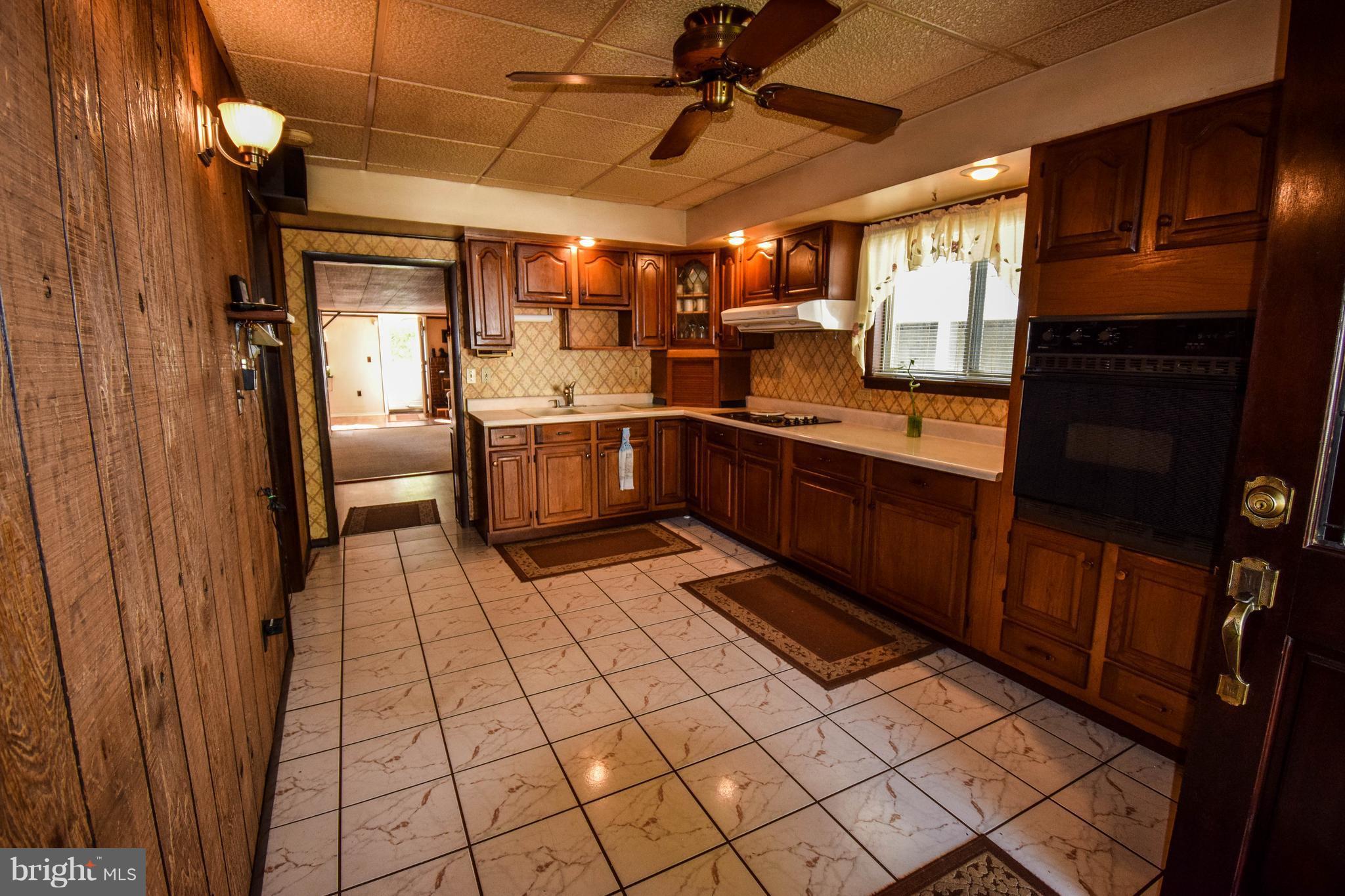 2414 Poplar Road Baltimore, MD 21221 - Photo 8 of 28 Kitchen