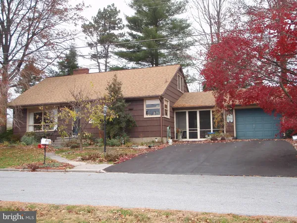 $300,000 | 3319 Hillside Drive, Lebanon, PA 17046