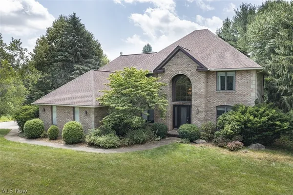 $850,000 | 3815 West Sweet Briar Drive, Medina, OH 44256