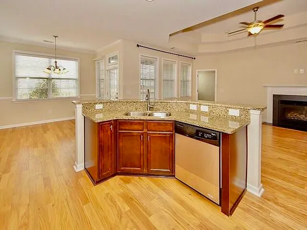 $2,700 | 8154 Little Sydneys Way, North Charleston, SC 29406