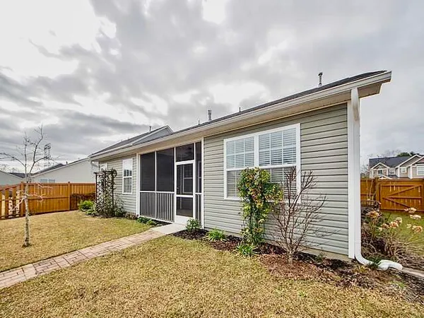 $2,700 | 8154 Little Sydneys Way, North Charleston, SC 29406