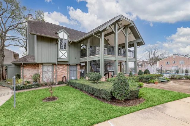 $225,000 | 2065 Winrock Boulevard, Unit 55, Houston, TX 77057