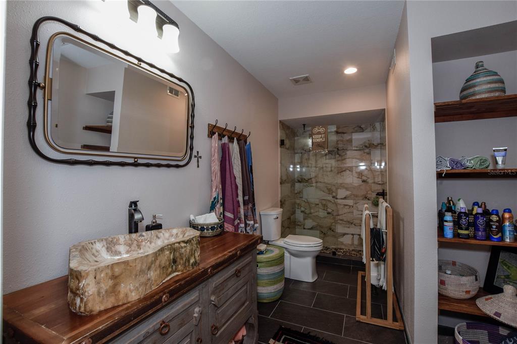 404 Cardiff Road Venice, FL 34293 - Photo 14 of 66