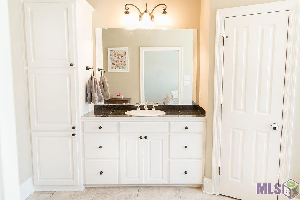 11016 Hillpark Avenue Baton Rouge, LA 70810 - Photo 13 of 26