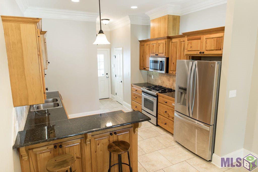 11016 Hillpark Avenue Baton Rouge, LA 70810 - Photo 7 of 26
