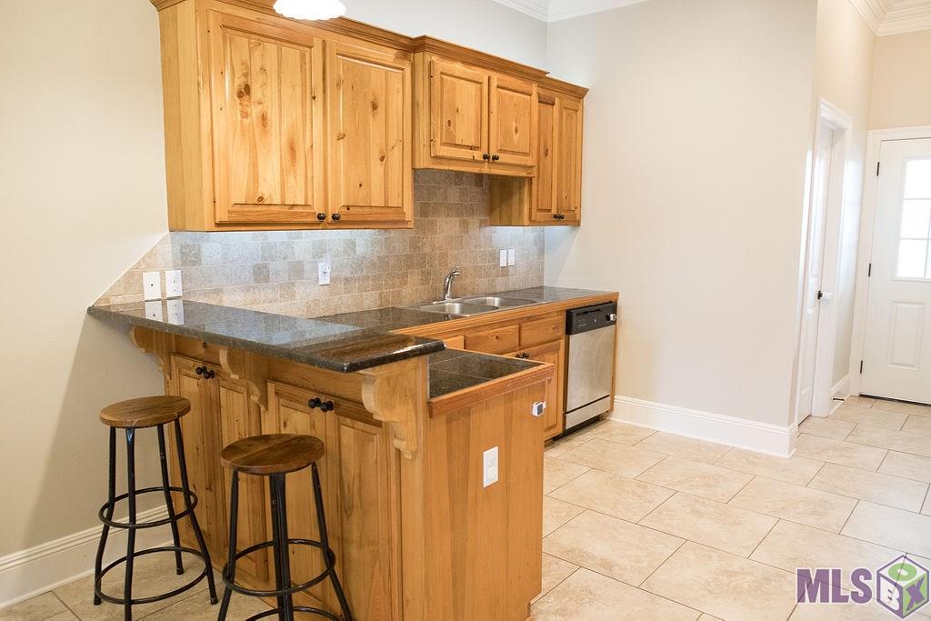 11016 Hillpark Avenue Baton Rouge, LA 70810 - Photo 8 of 26