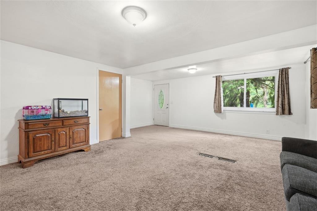 114 Hartzell Road Zelienople, PA 16063 - Photo 12 of 38